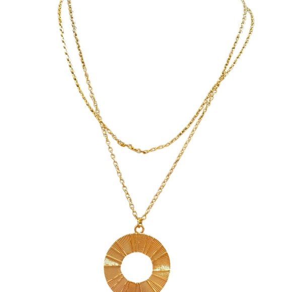 🎉HP🎉Beautiful gold fashion necklace. This necklace is stunning! So pretty!🎉HP🎉 - Picture 3 of 6